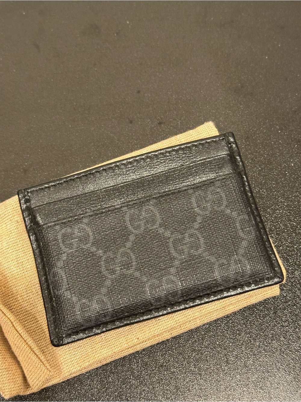 Gucci Black GG Logo Card Holder - Picture 2 of 4